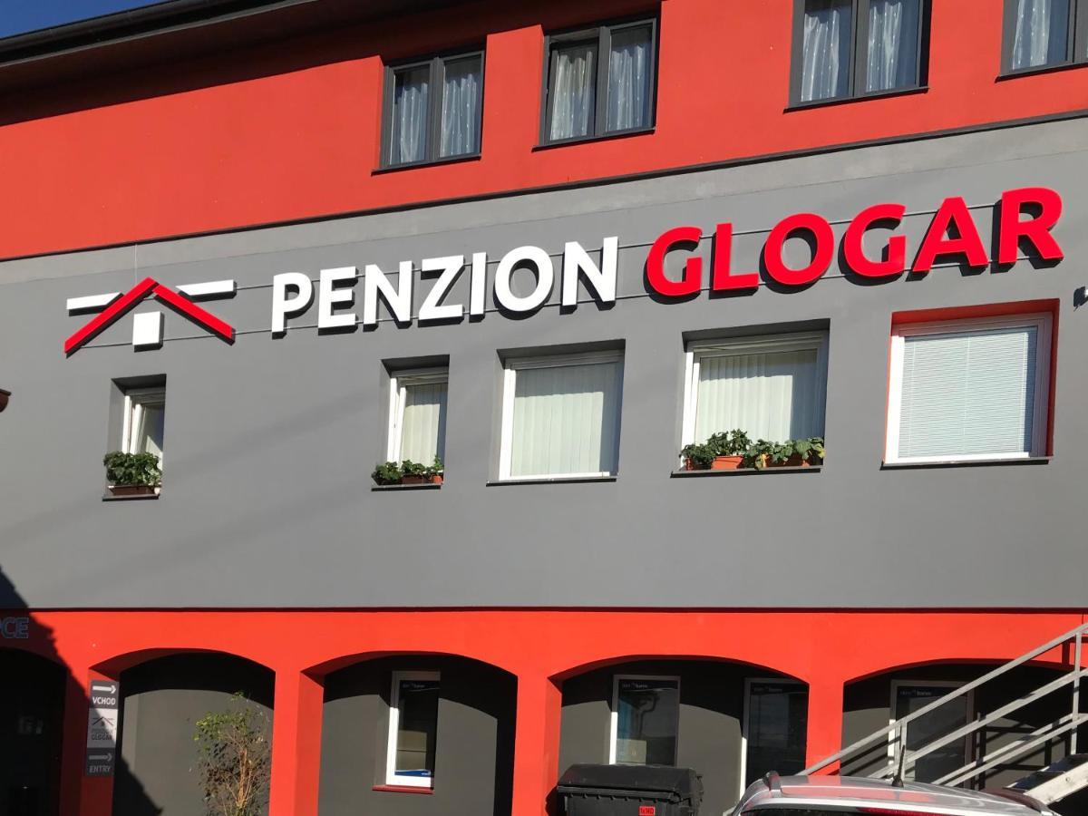 Penzion Glogar Frydek-Mistek Bagian luar foto