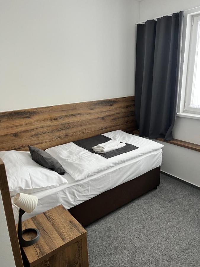 Penzion Glogar Frydek-Mistek Bagian luar foto